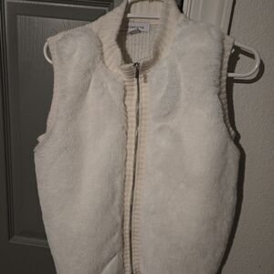 Liz Claiborne Soft White Fleece Vest